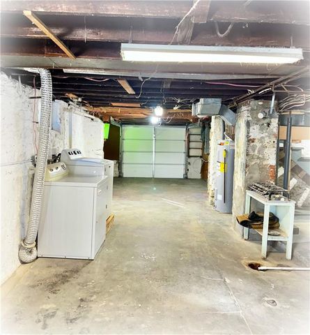 1438 Columbia Avenue, Leavenworth, KS 66048