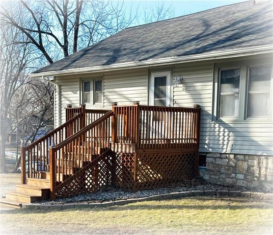 1438 Columbia Avenue, Leavenworth, KS 66048