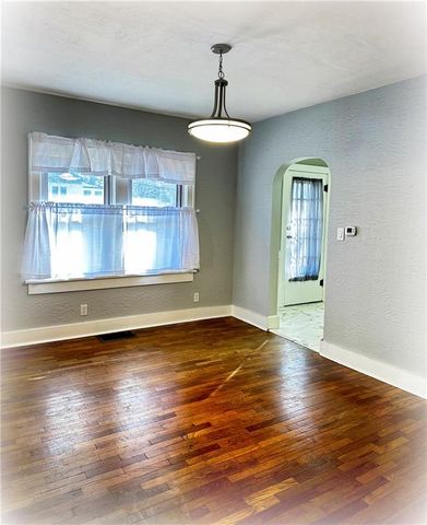 1438 Columbia Avenue, Leavenworth, KS 66048