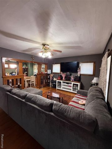 388 N Perry Street, Pontiac, MI 48342