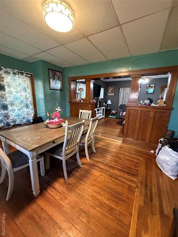 388 N Perry Street, Pontiac, MI 48342