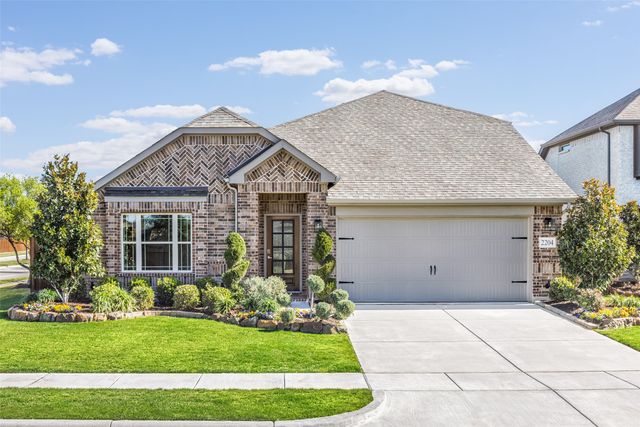 2204 Broken Arrow Drive, Aubrey, TX 76227
