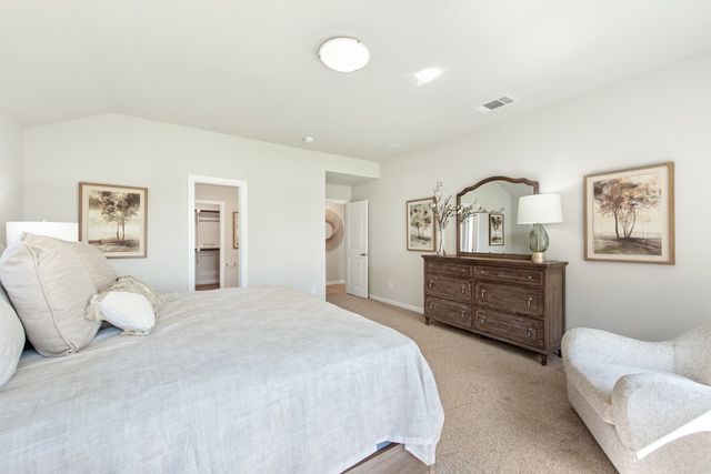 2204 Broken Arrow Drive, Aubrey, TX 76227