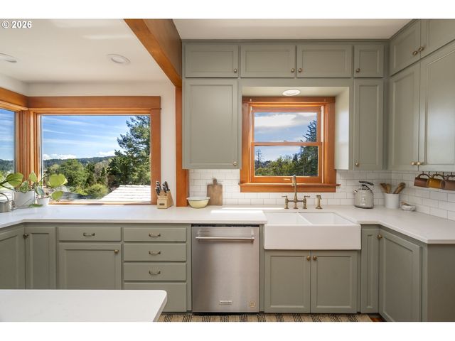 12300 Se MT SCOTT Blvd, Happy Valley, OR 97086