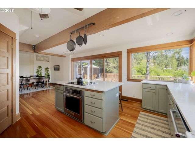 12300 Se MT SCOTT Blvd, Happy Valley, OR 97086