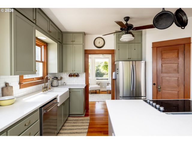 12300 Se MT SCOTT Blvd, Happy Valley, OR 97086