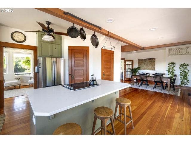 12300 Se MT SCOTT Blvd, Happy Valley, OR 97086