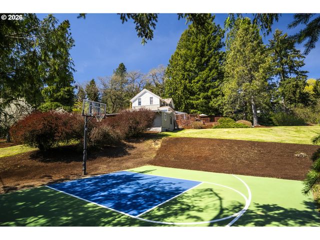 12300 Se MT SCOTT Blvd, Happy Valley, OR 97086