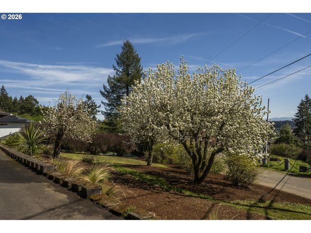 12300 Se MT SCOTT Blvd, Happy Valley, OR 97086