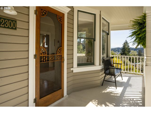 12300 Se MT SCOTT Blvd, Happy Valley, OR 97086