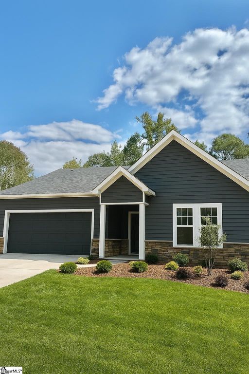 120 Simmons Road, Woodruff, SC 29388
