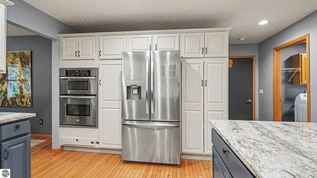 2107 W Kelly Drive, Mt Pleasant, MI 48858