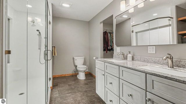 2107 W Kelly Drive, Mt Pleasant, MI 48858