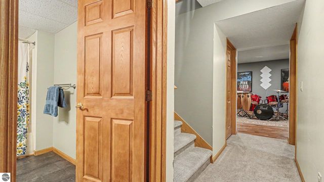 2107 W Kelly Drive, Mt Pleasant, MI 48858