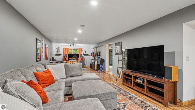 2107 W Kelly Drive, Mt Pleasant, MI 48858