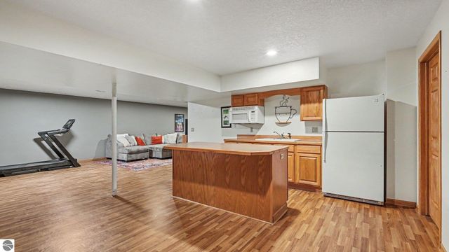 2107 W Kelly Drive, Mt Pleasant, MI 48858