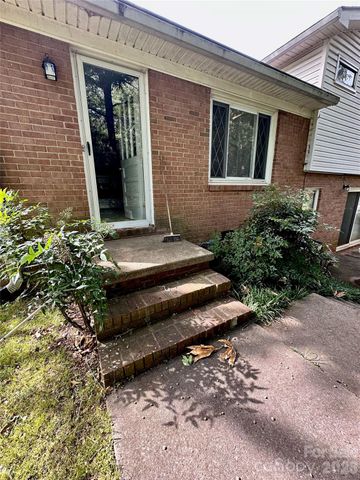 7200 Woodstock Drive, Charlotte, NC 28210