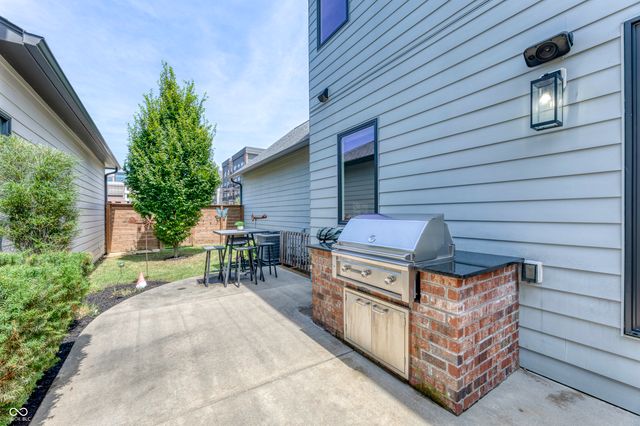 8686 Morgan Drive, Fishers, IN 46038