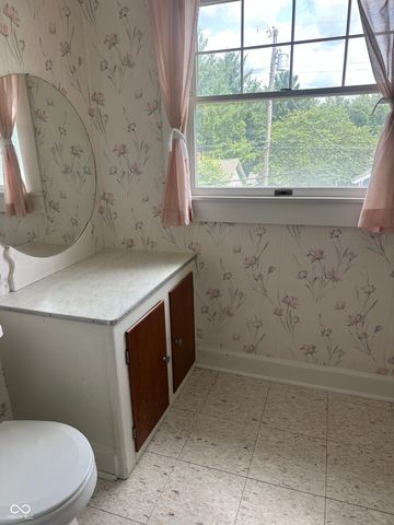 124 W Berry Street, Greencastle, IN 46135