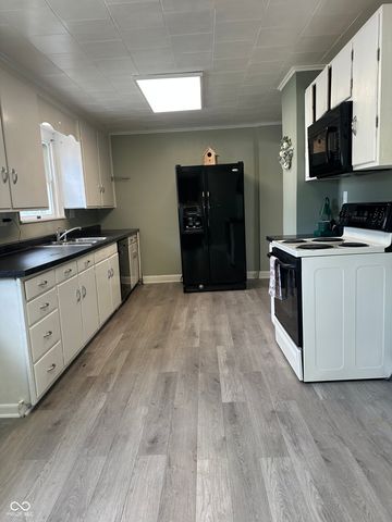124 W Berry Street, Greencastle, IN 46135