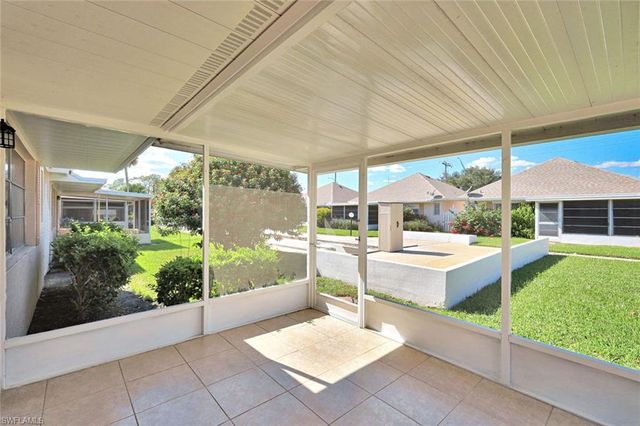 321 Dania ST, Lehigh Acres, FL 33936