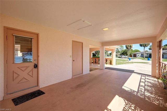 321 Dania ST, Lehigh Acres, FL 33936