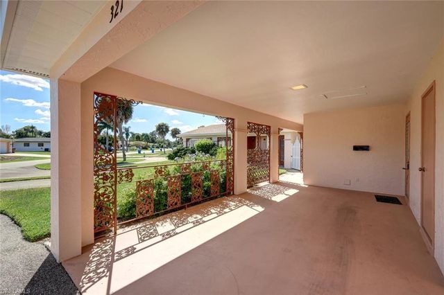 321 Dania ST, Lehigh Acres, FL 33936