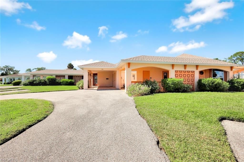 321 Dania ST, Lehigh Acres, FL 33936
