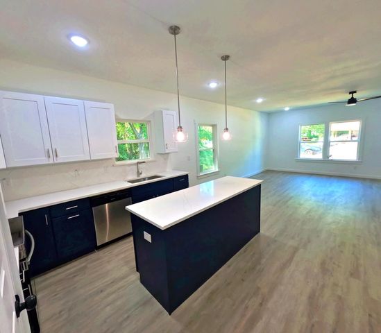 226 10th Street, Paris, TX 75460