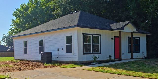 226 10th Street, Paris, TX 75460