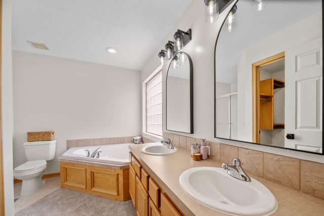 3101 Country Lane Ct, Augusta, KS 67010