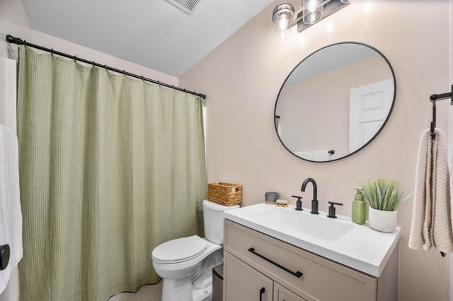 3101 Country Lane Ct, Augusta, KS 67010