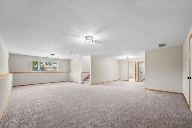 3101 Country Lane Ct, Augusta, KS 67010