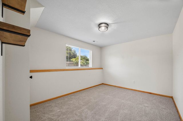 3101 Country Lane Ct, Augusta, KS 67010