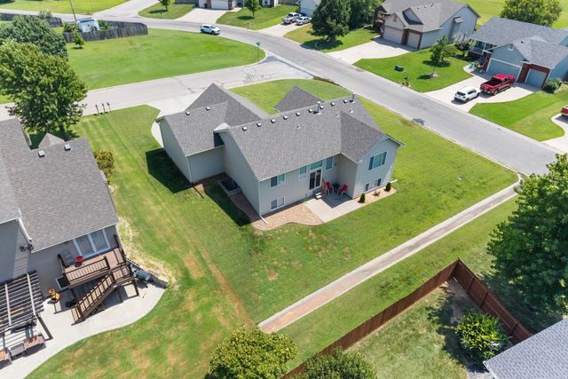 3101 Country Lane Ct, Augusta, KS 67010