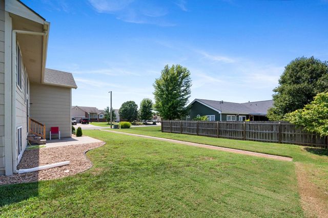 3101 Country Lane Ct, Augusta, KS 67010