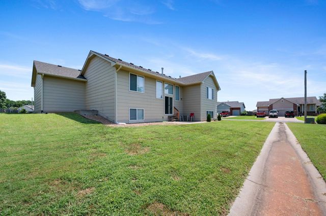 3101 Country Lane Ct, Augusta, KS 67010