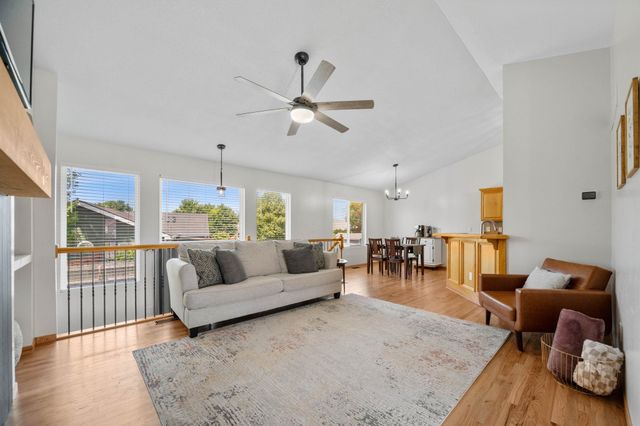 3101 Country Lane Ct, Augusta, KS 67010