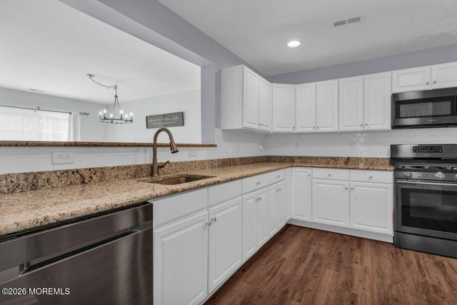 30 Saint Paul Court, Tinton Falls, NJ 07712