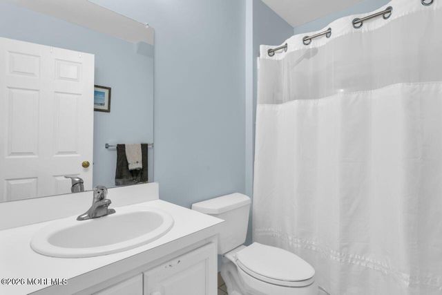 30 Saint Paul Court, Tinton Falls, NJ 07712