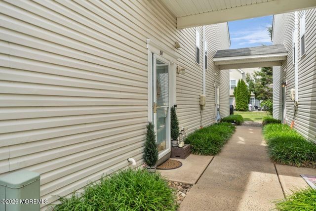 30 Saint Paul Court, Tinton Falls, NJ 07712