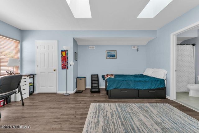 30 Saint Paul Court, Tinton Falls, NJ 07712