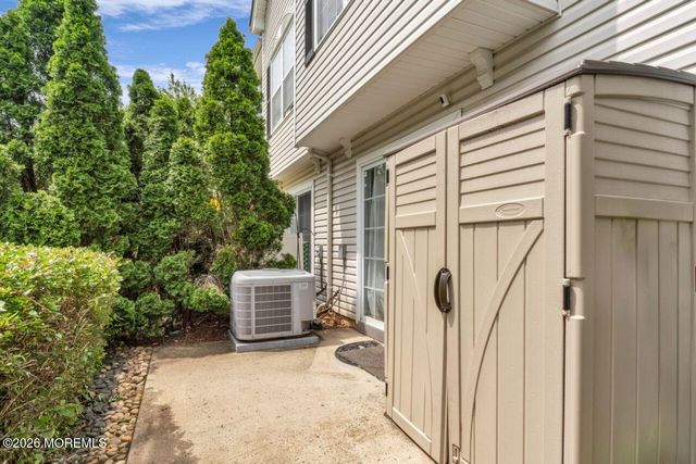 30 Saint Paul Court, Tinton Falls, NJ 07712