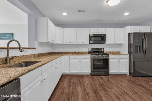 30 Saint Paul Court, Tinton Falls, NJ 07712