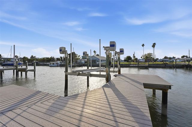 532 CRYSTAL DRIVE, Madeira Beach, FL 33708
