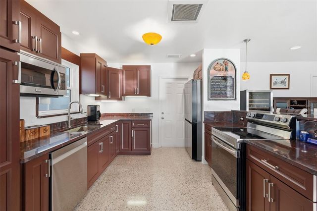 532 CRYSTAL DRIVE, Madeira Beach, FL 33708