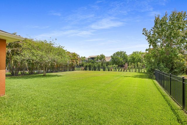 6821 PARK STRAND DRIVE, Apollo Beach, FL 33572