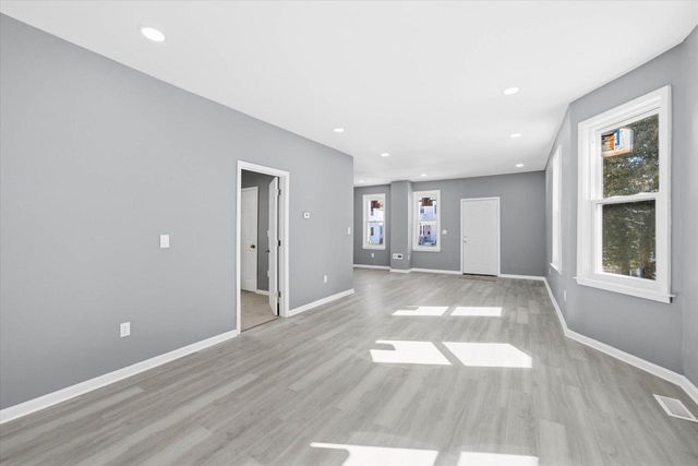3341 Richards STREET, Milwaukee, WI 53212