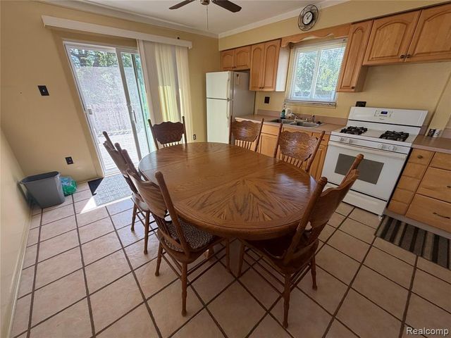 22058 Tuscany Avenue, Eastpointe, MI 48021