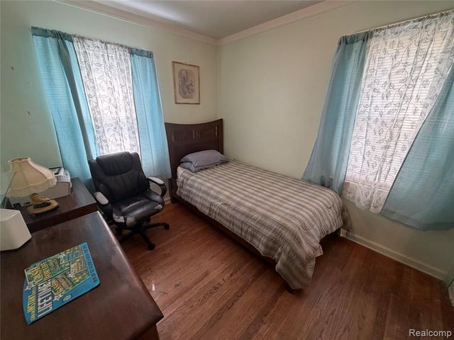 22058 Tuscany Avenue, Eastpointe, MI 48021
